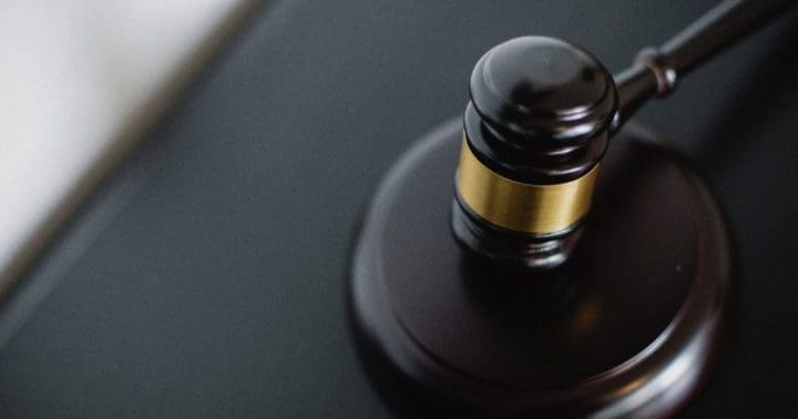 gavel_pexels_1200-2